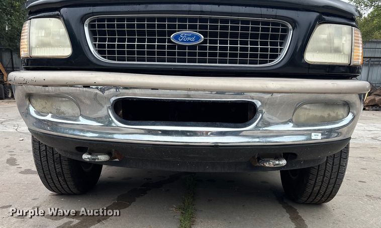 image for item EE3955 1997 Ford Expedition SUV