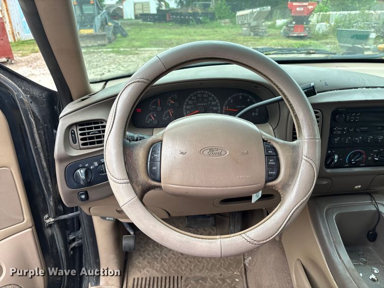 image for item EE3955 1997 Ford Expedition SUV