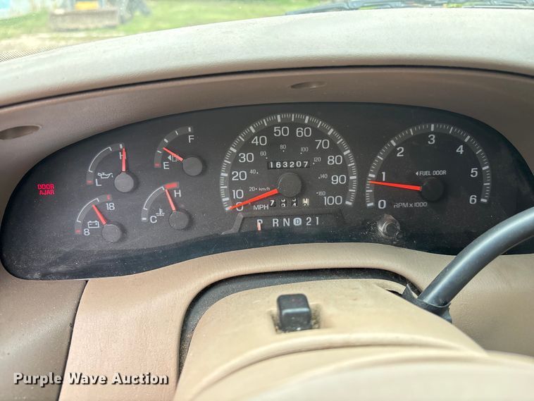 image for item EE3955 1997 Ford Expedition SUV