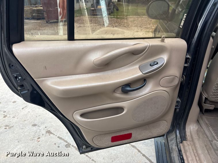 image for item EE3955 1997 Ford Expedition SUV
