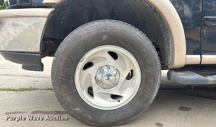 image for item EE3955 1997 Ford Expedition SUV