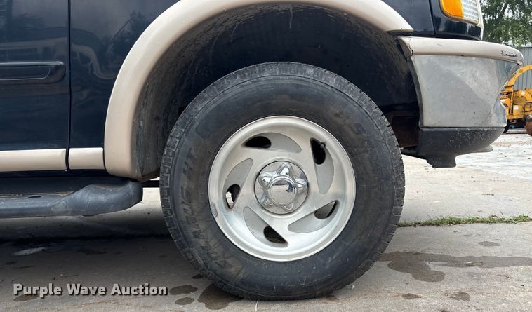 image for item EE3955 1997 Ford Expedition SUV