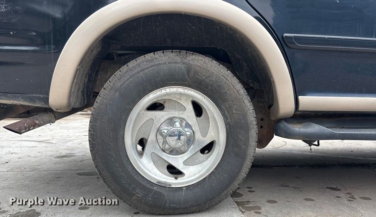 image for item EE3955 1997 Ford Expedition SUV