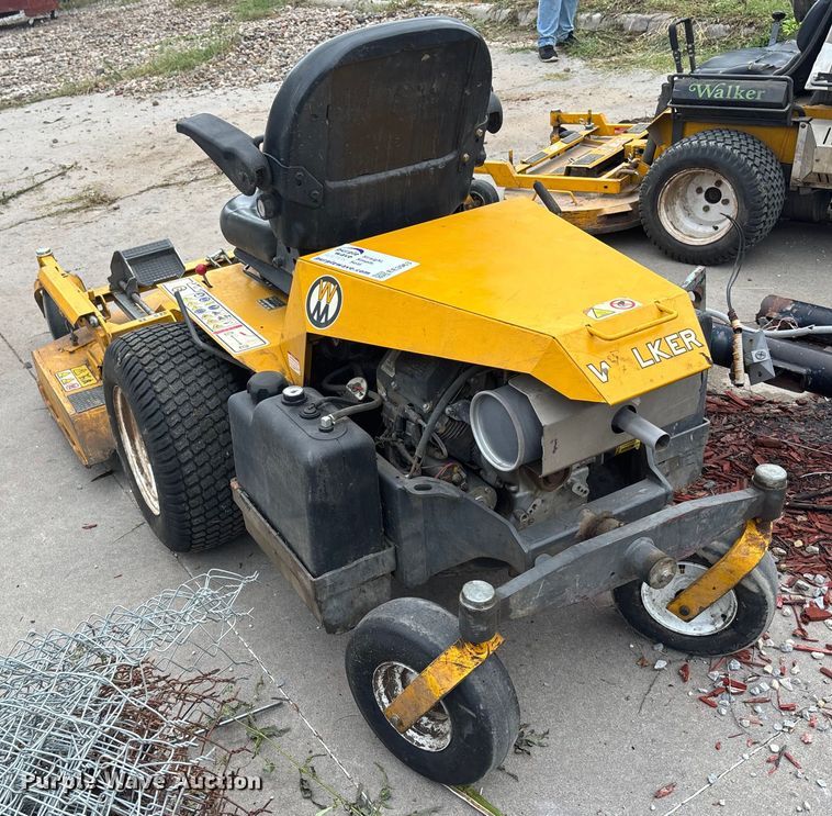 image for item EE3963 Walker  MH27I-16 ZTR lawn mower