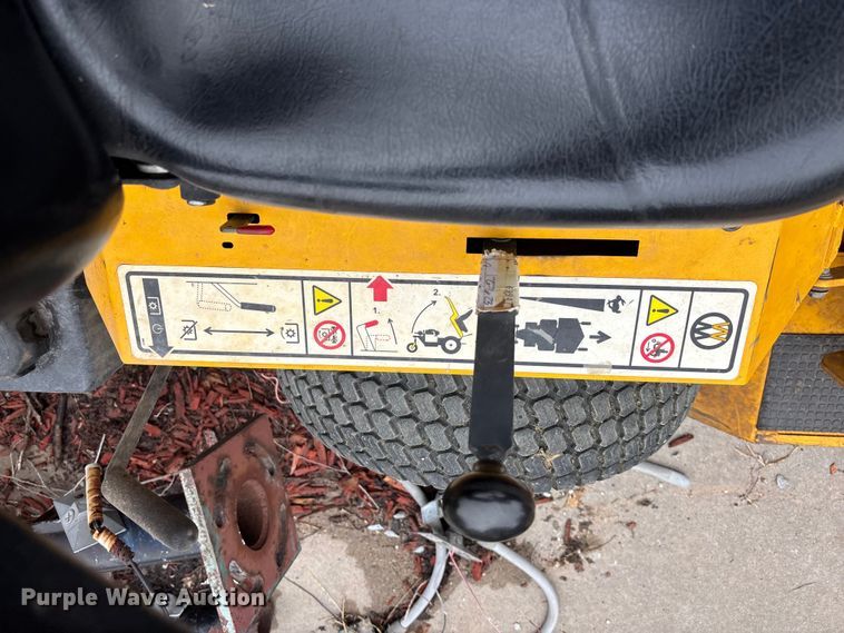 image for item EE3963 Walker  MH27I-16 ZTR lawn mower