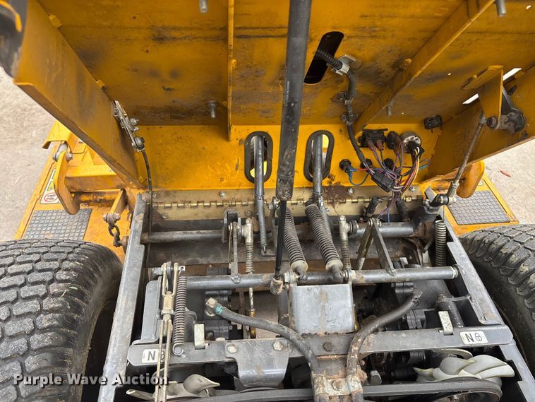 image for item EE3963 Walker  MH27I-16 ZTR lawn mower