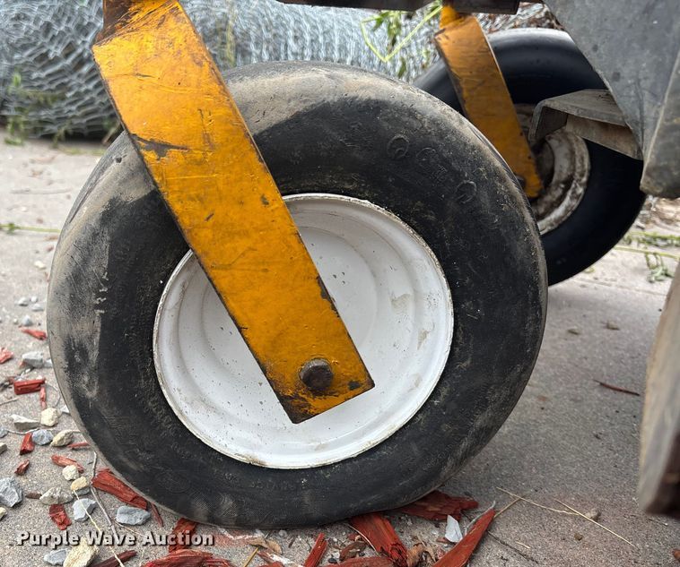 image for item EE3963 Walker  MH27I-16 ZTR lawn mower