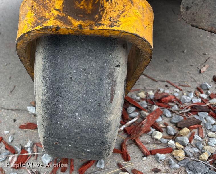 image for item EE3963 Walker  MH27I-16 ZTR lawn mower