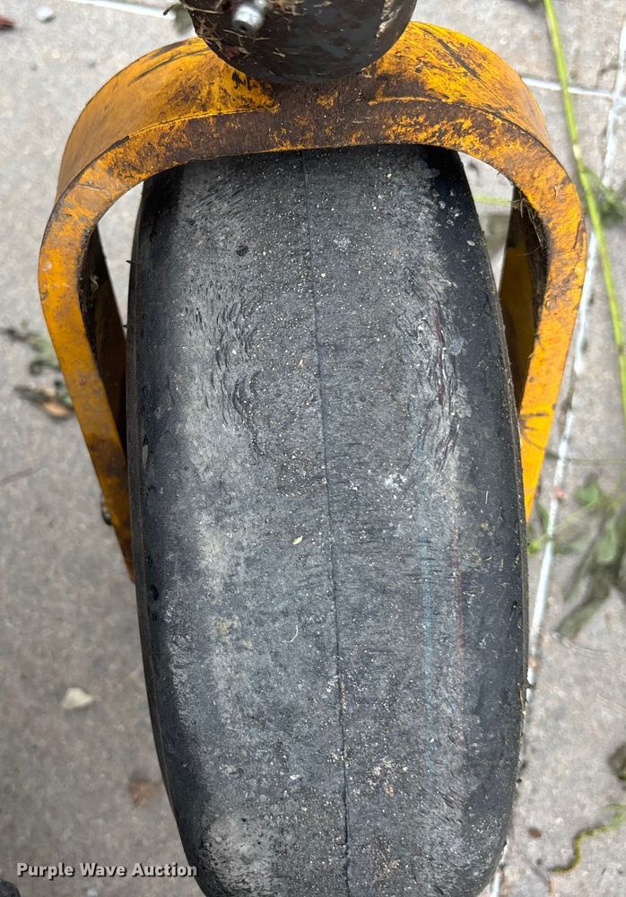 image for item EE3963 Walker  MH27I-16 ZTR lawn mower