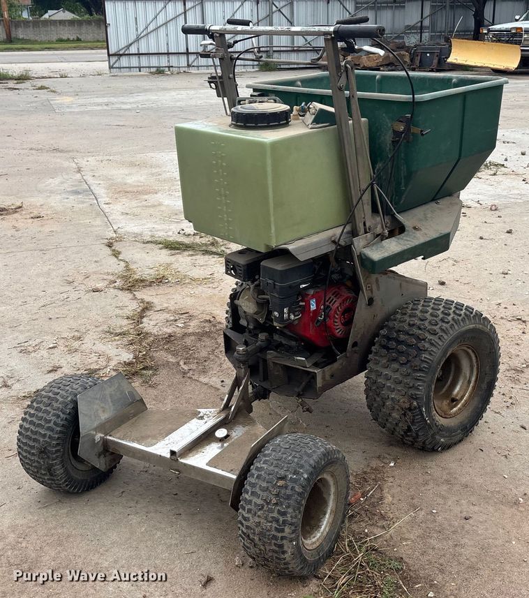 image for item EE3965 Permagreen Magnum B1B spreader