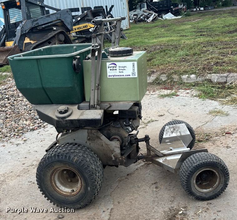 image for item EE3965 Permagreen Magnum B1B spreader