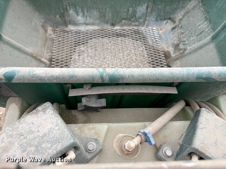 image for item EE3965 Permagreen Magnum B1B spreader