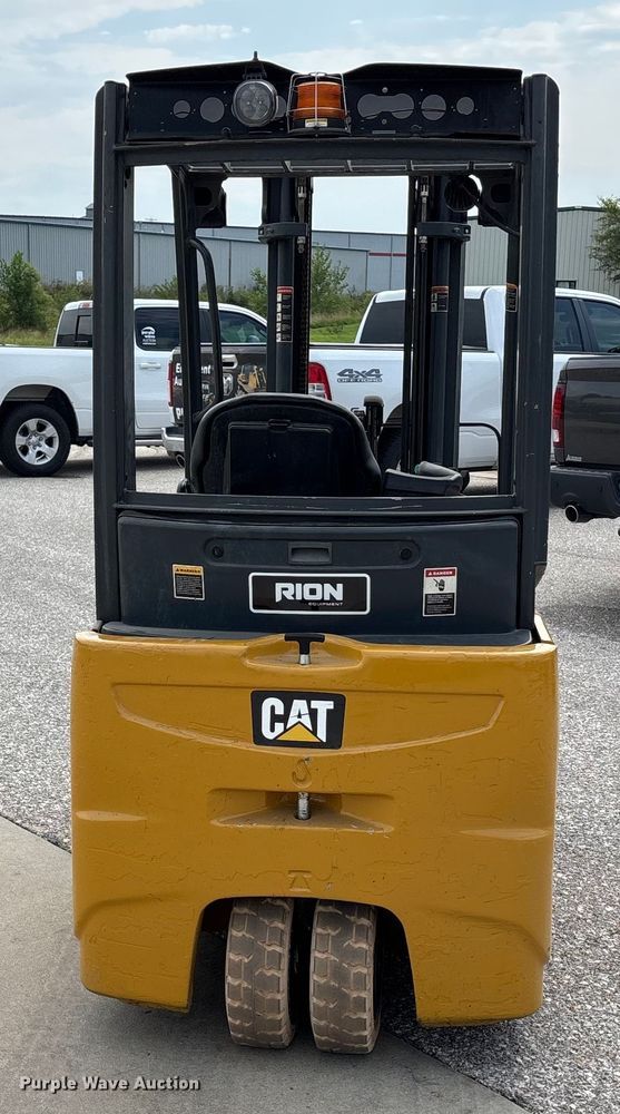 image for item EE3993 Caterpillar 2ET3000 forklift