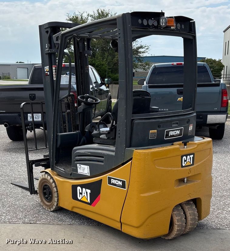 image for item EE3993 Caterpillar 2ET3000 forklift