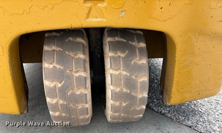 image for item EE3993 Caterpillar 2ET3000 forklift