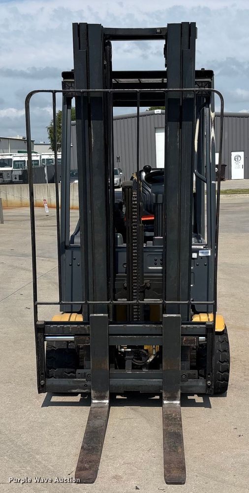 MONTACARGAS ELéCTRICO CATERPILLAR 2ET3500