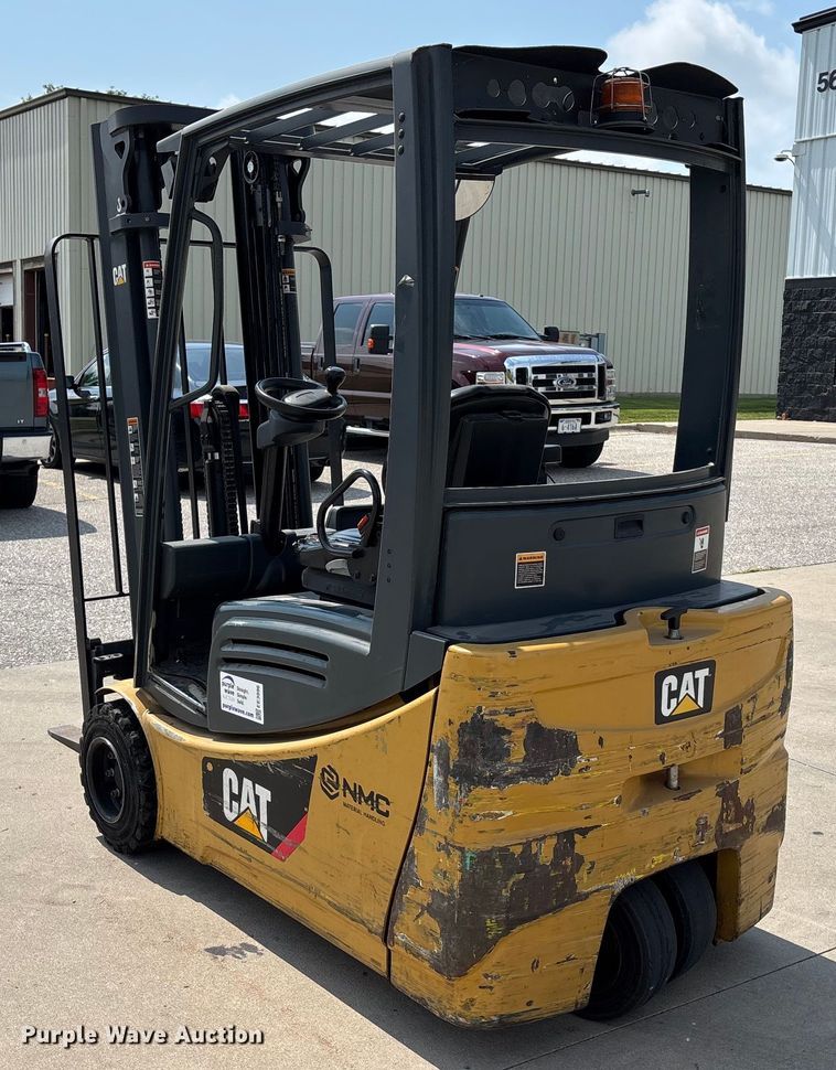 image for item EE3996 Caterpillar 2ET3500 forklift