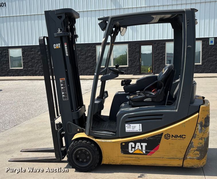 image for item EE3996 Caterpillar 2ET3500 forklift