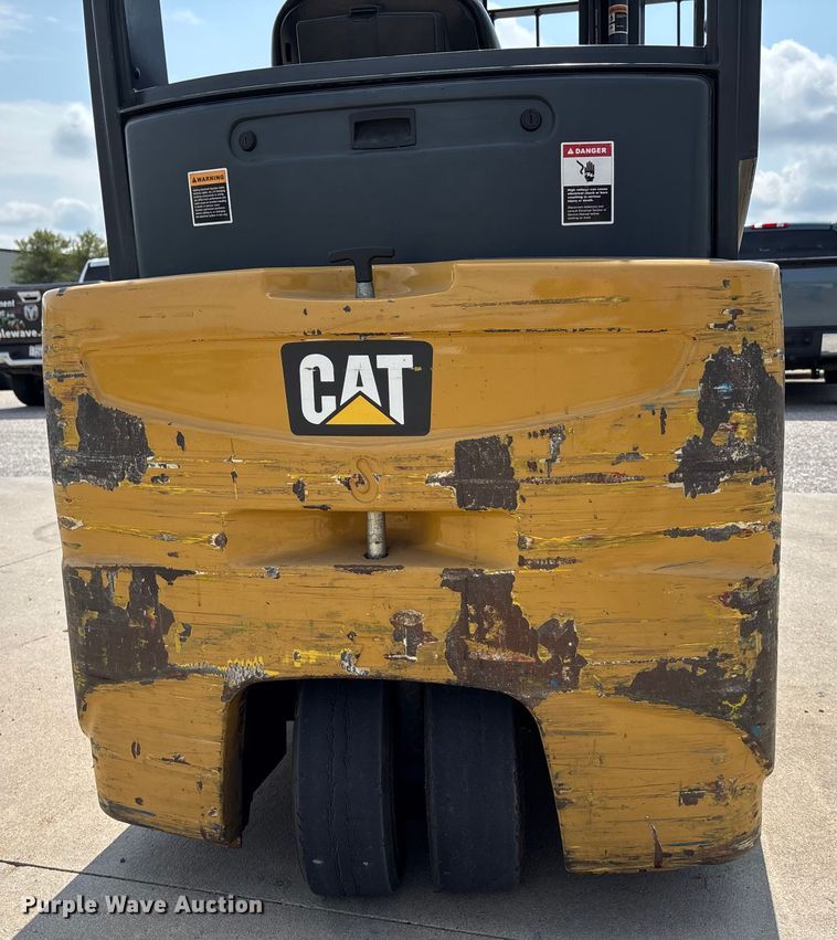 image for item EE3996 Caterpillar 2ET3500 forklift