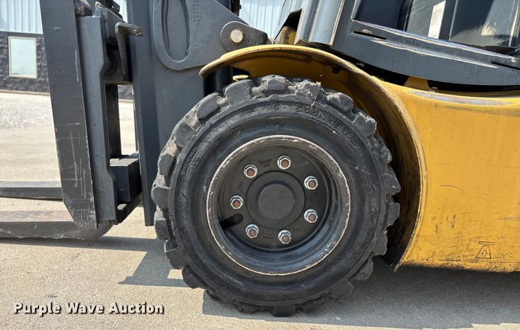 image for item EE3996 Caterpillar 2ET3500 forklift