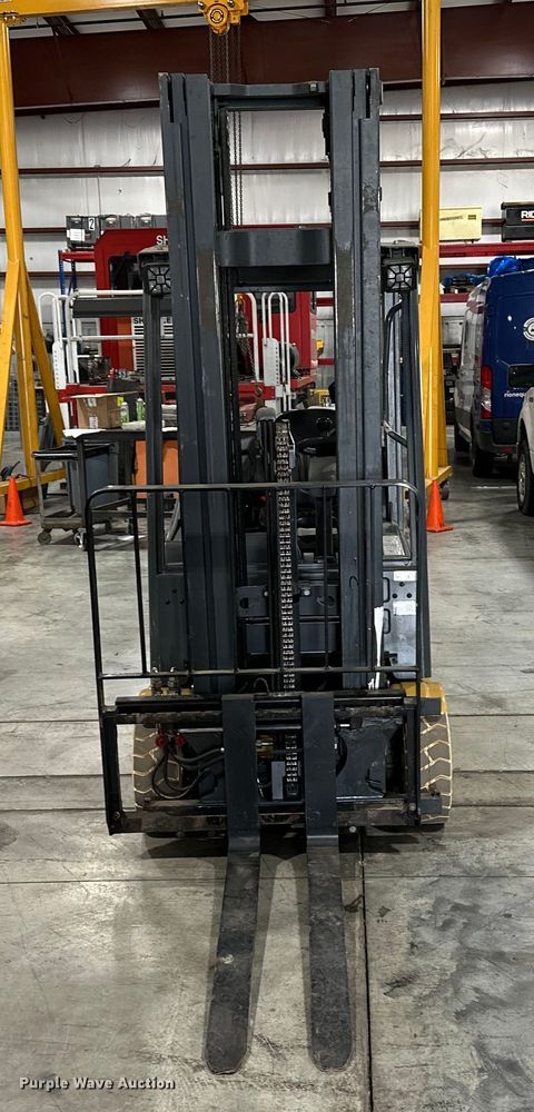 MONTACARGAS ELéCTRICO CATERPILLAR 2ET3000