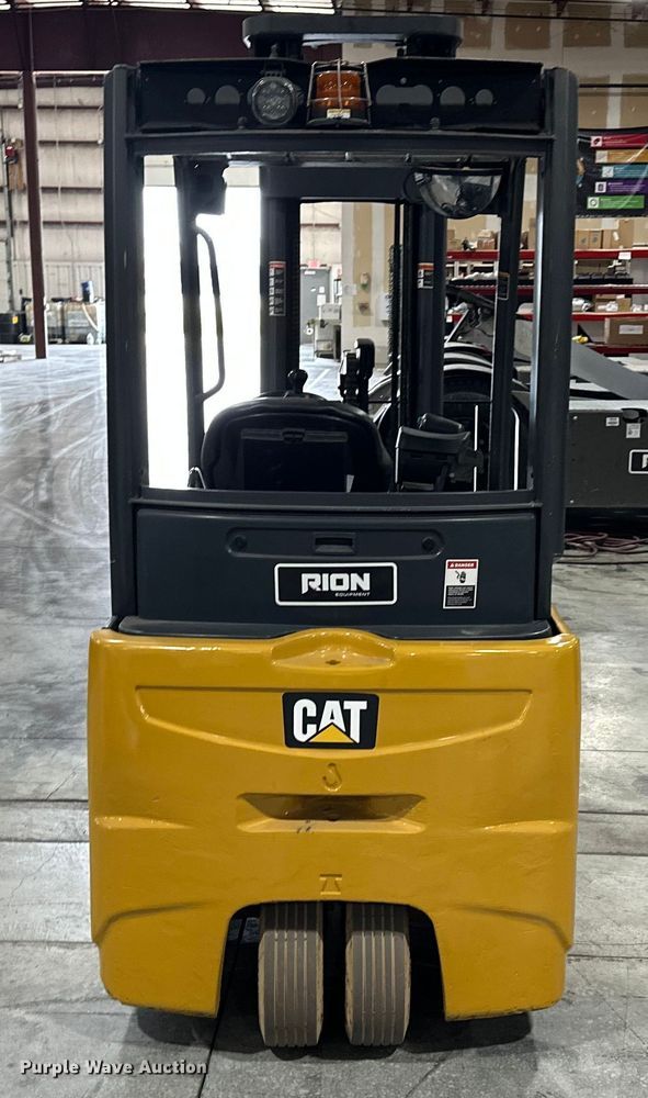 image for item EE3997 Caterpillar 2ET3000 forklift