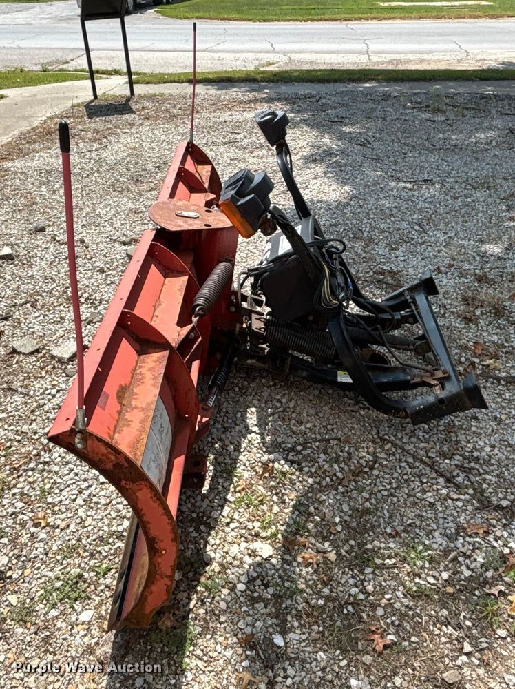 image for item EE3999 Hiniker plow