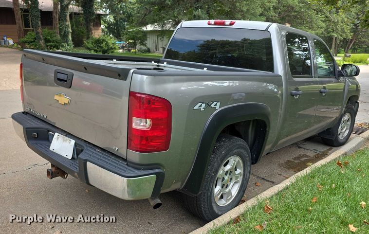 image for item EF3794 2007 Chevrolet Silverado 1500 Crew Cab pickup truck