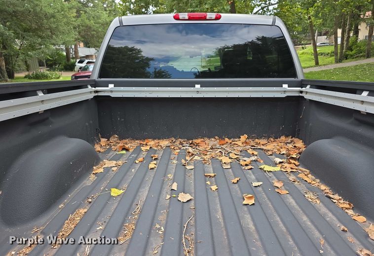 image for item EF3794 2007 Chevrolet Silverado 1500 Crew Cab pickup truck