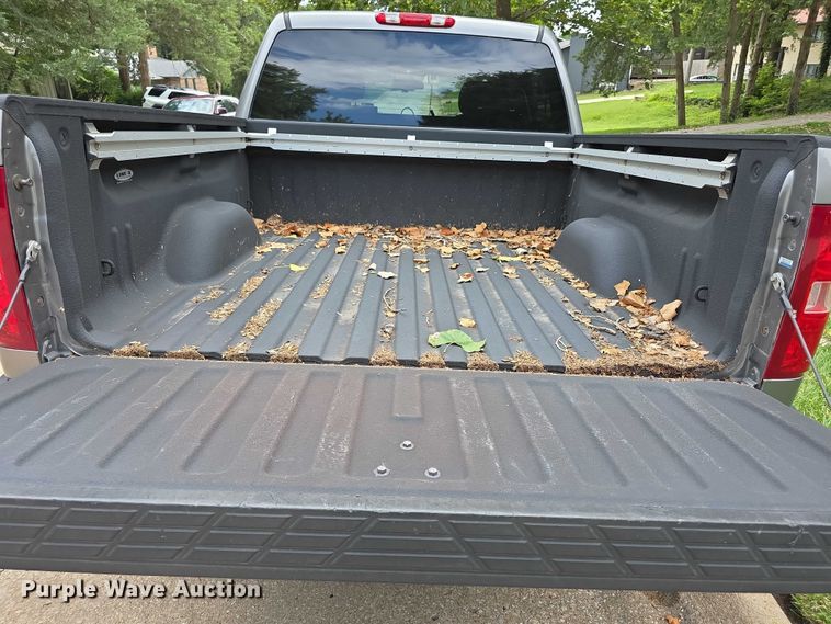 image for item EF3794 2007 Chevrolet Silverado 1500 Crew Cab pickup truck