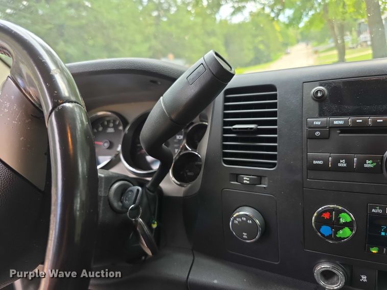 image for item EF3794 2007 Chevrolet Silverado 1500 Crew Cab pickup truck