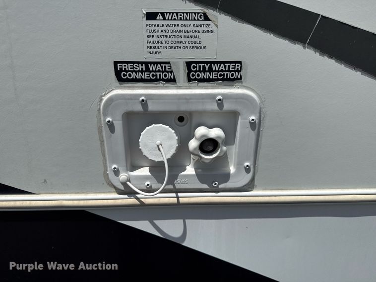 image for item EG5986 2008 Keystone Cougar camper