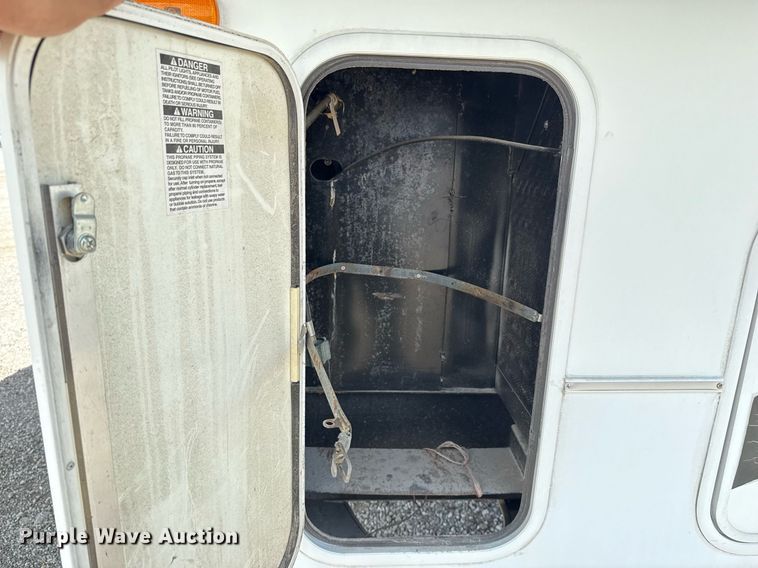 image for item EG5986 2008 Keystone Cougar camper