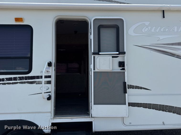 image for item EG5986 2008 Keystone Cougar camper