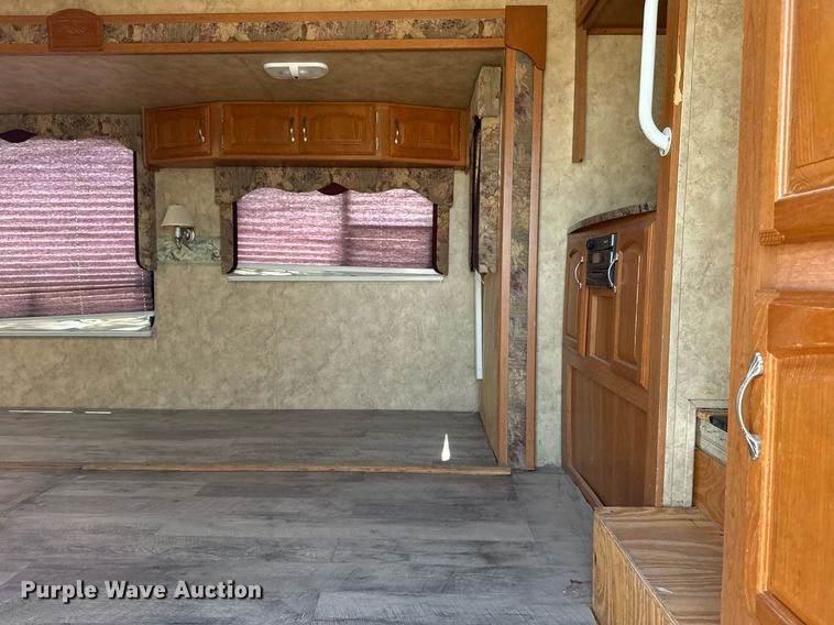 image for item EG5986 2008 Keystone Cougar camper