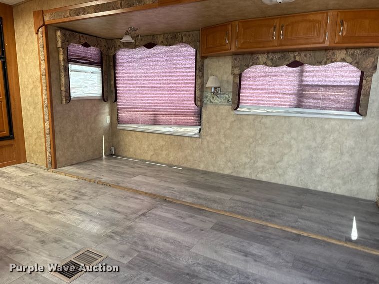 image for item EG5986 2008 Keystone Cougar camper