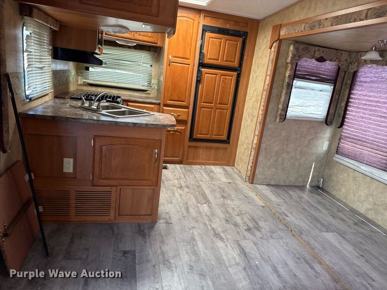 image for item EG5986 2008 Keystone Cougar camper