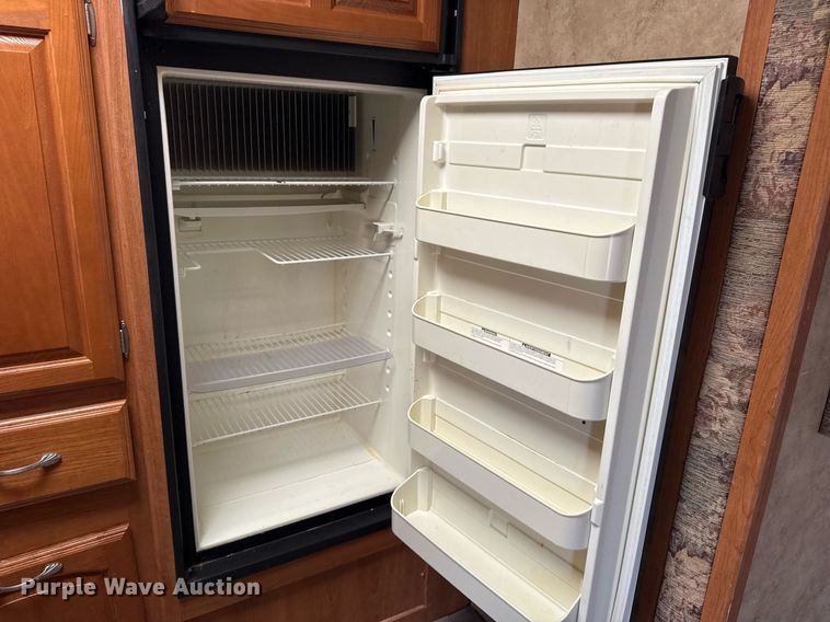 image for item EG5986 2008 Keystone Cougar camper