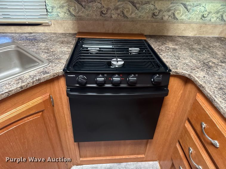 image for item EG5986 2008 Keystone Cougar camper