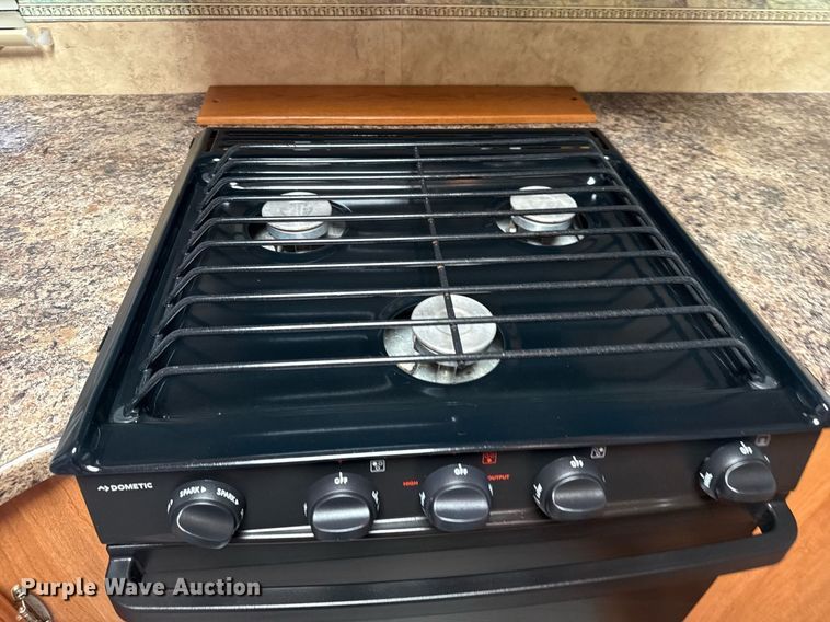 image for item EG5986 2008 Keystone Cougar camper