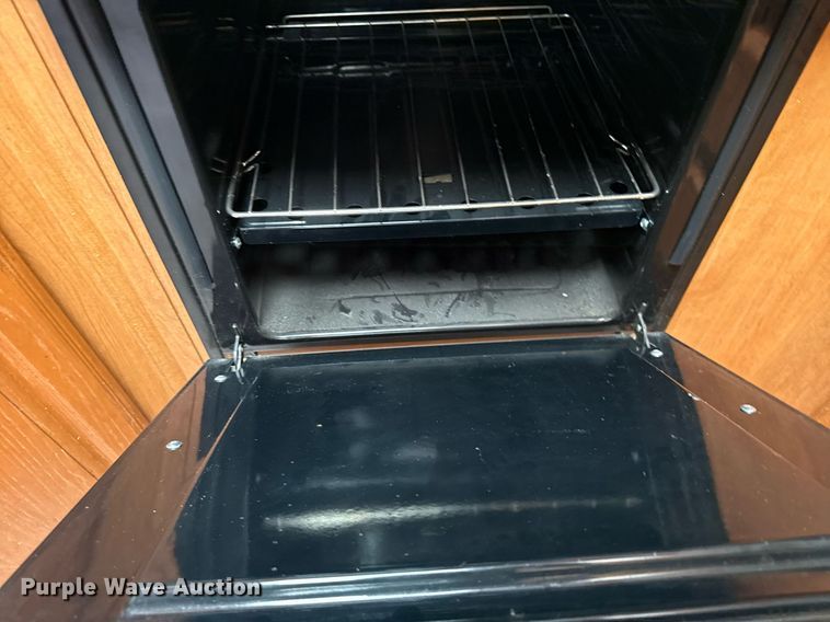 image for item EG5986 2008 Keystone Cougar camper