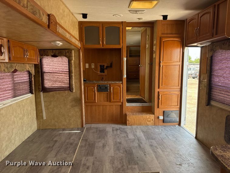 image for item EG5986 2008 Keystone Cougar camper