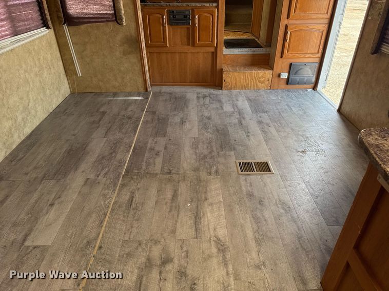 image for item EG5986 2008 Keystone Cougar camper