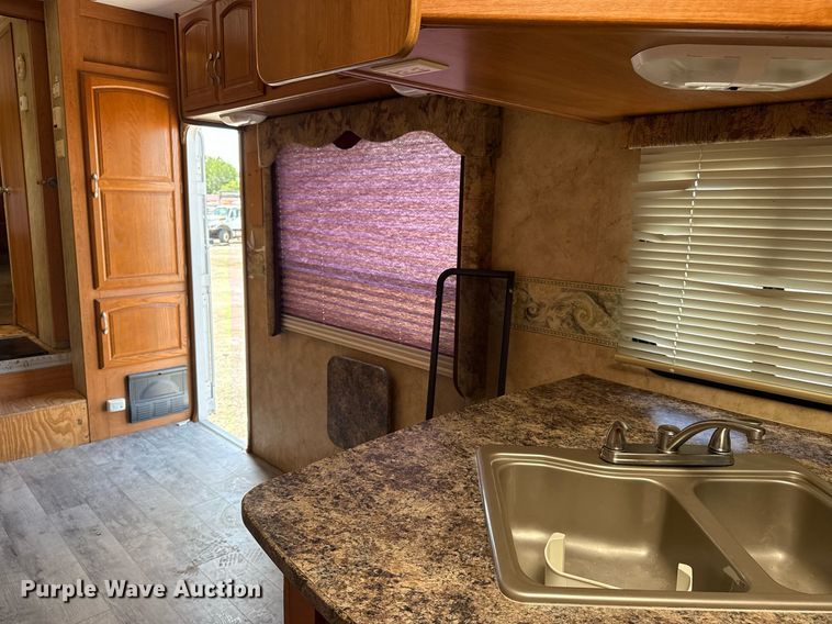 image for item EG5986 2008 Keystone Cougar camper