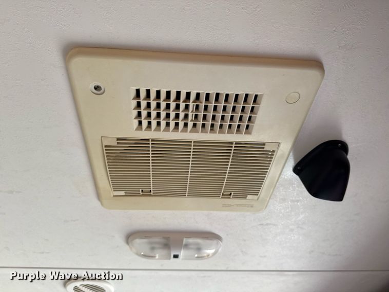 image for item EG5986 2008 Keystone Cougar camper