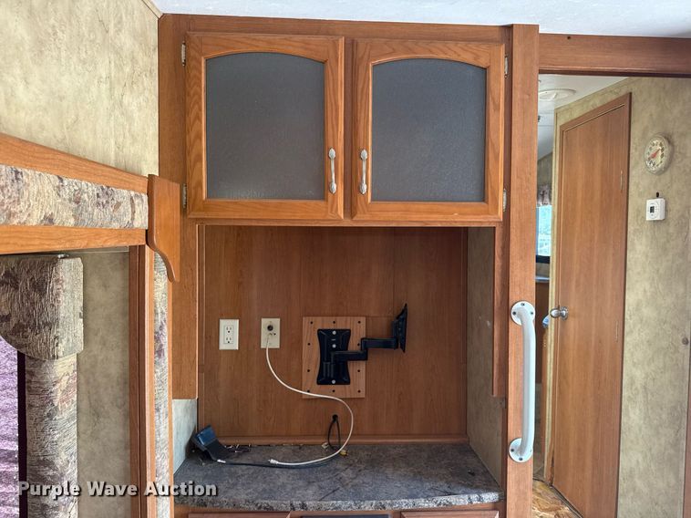 image for item EG5986 2008 Keystone Cougar camper