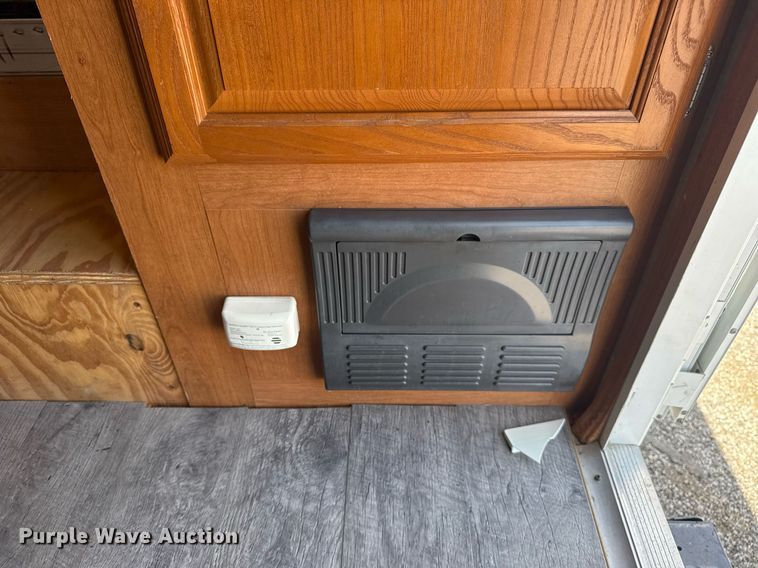 image for item EG5986 2008 Keystone Cougar camper