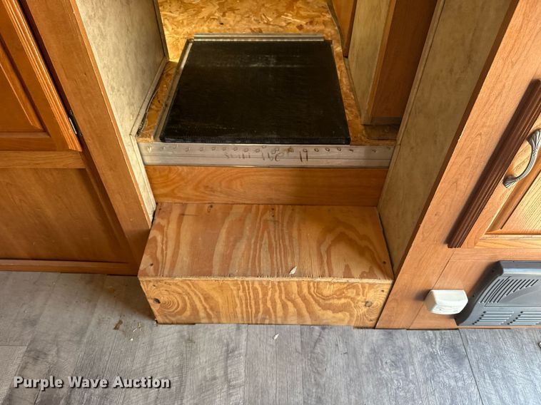 image for item EG5986 2008 Keystone Cougar camper