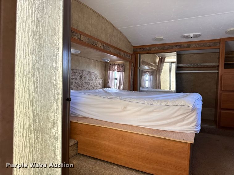 image for item EG5986 2008 Keystone Cougar camper