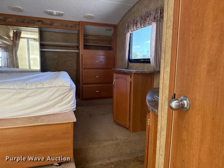 image for item EG5986 2008 Keystone Cougar camper